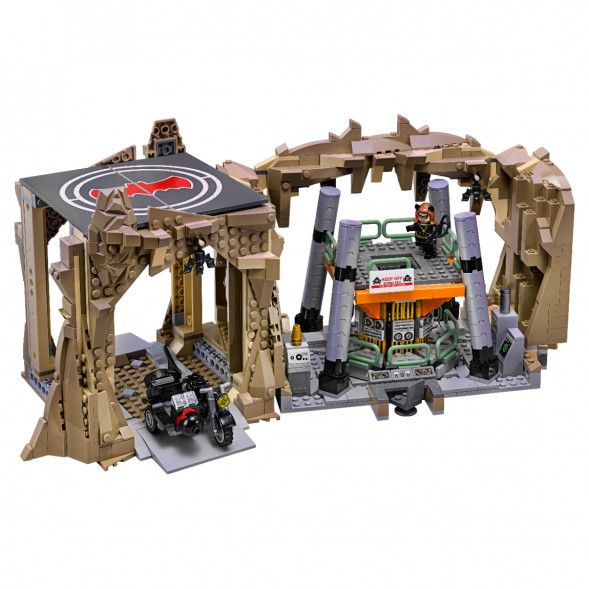 Конструктор LEGO Коллекционные наборы 76052 Логово Бэтмена в Чебоксарах